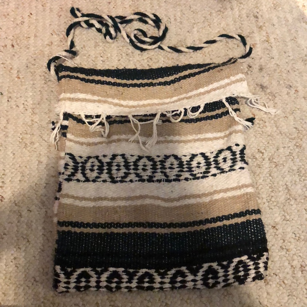 Knitted purse